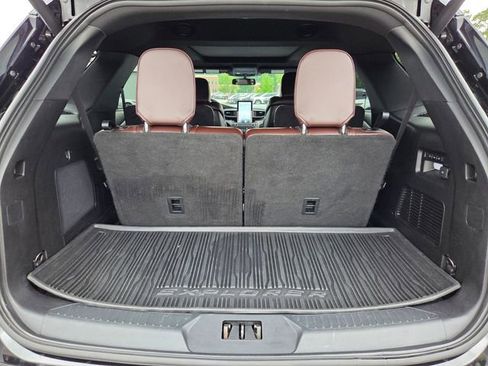 Used 2020 Ford Explorer Platinum w/ Premium Technology Package AWD/4WD image 19