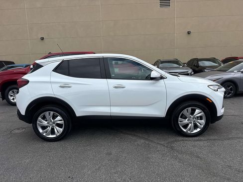 Used 2025 Buick Encore GX Preferred FWD image 2