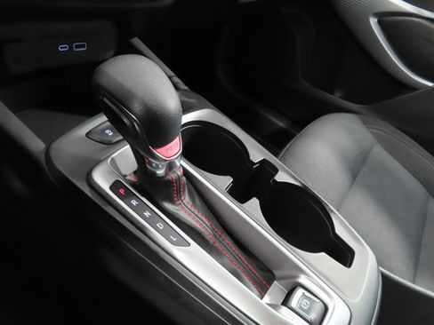 Used 2024 Chevrolet Trax RS FWD image 22