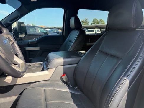 Used 2022 Ford F250 Lariat w/ Lariat Value Package AWD/4WD image 9
