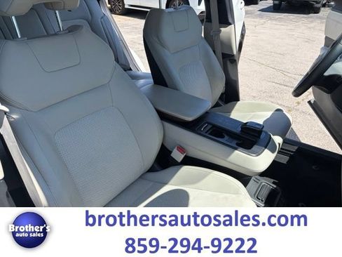 Used 2023 Nissan Ariya FWD image 38