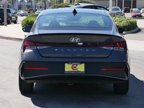 Used 2025 Hyundai Elantra Sport w/ Cargo Package FWD image 4