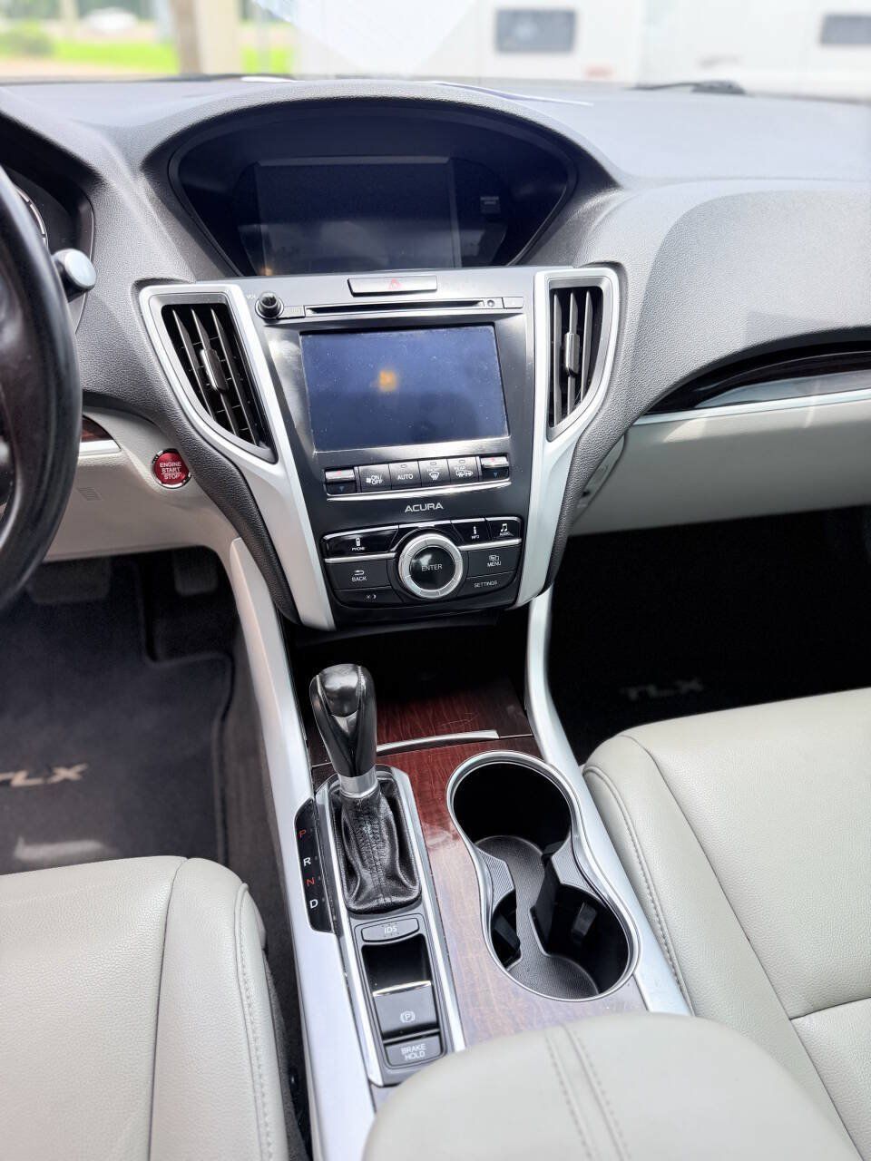 Used 2017 Acura TLX FWD image 18