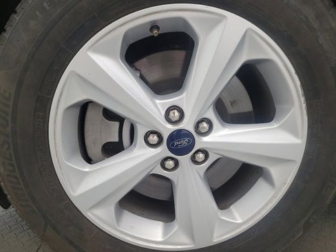 Used 2021 Ford Edge SE FWD image 31