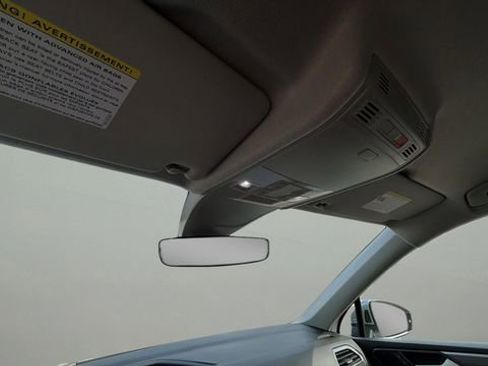 Used 2024 Volkswagen Tiguan SE FWD image 29
