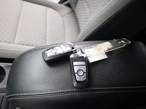 Certified 2022 Ford Escape SE w/ Convenience Package image 17