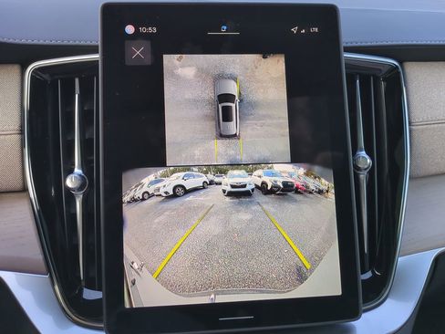 New 2026 Volvo XC90 B6 Plus w/ Protection Package Premier image 19