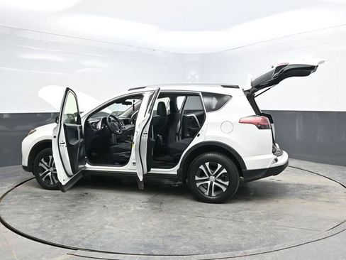 Used 2018 Toyota RAV4 LE image 42