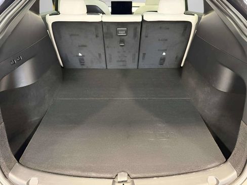 Used 2022 Tesla Model Y Long Range AWD/4WD image 9