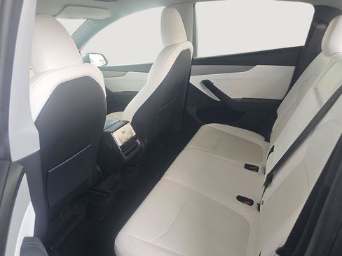 Used 2026 Tesla Model Y Long Range RWD image 5