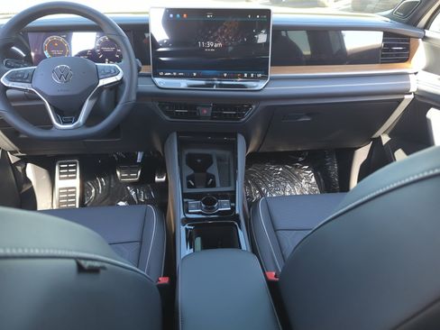 New 2026 Volkswagen Tiguan SEL R-Line image 19