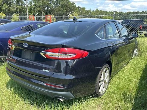 Used 2020 Ford Fusion SEL FWD image 13
