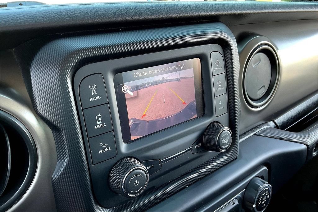 Used 2020 Jeep Gladiator Sport AWD/4WD image 13