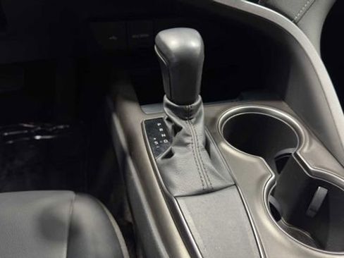 Used 2021 Toyota Camry SE FWD image 17