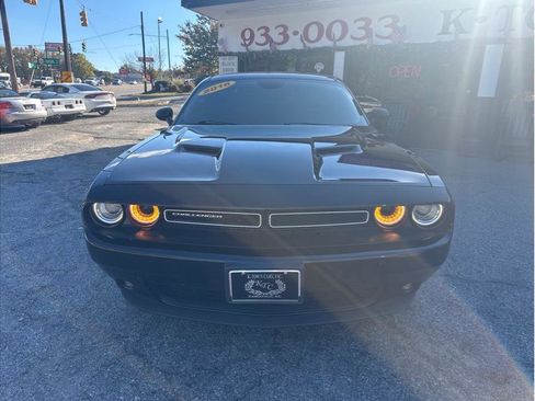 Used 2016 Dodge Challenger SXT Plus image 2