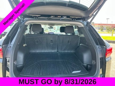Used 2024 Chevrolet Blazer LT w/ Convenience Package FWD image 28
