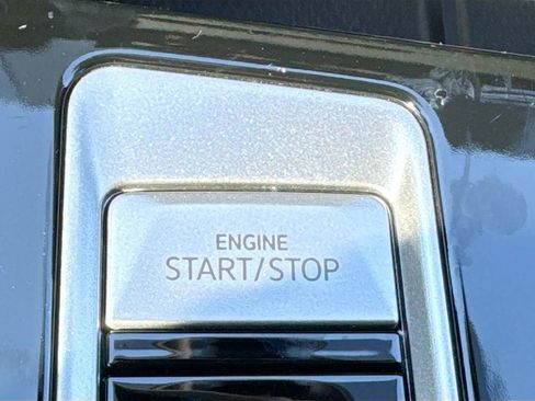 Used 2024 Volkswagen Atlas SE image 20