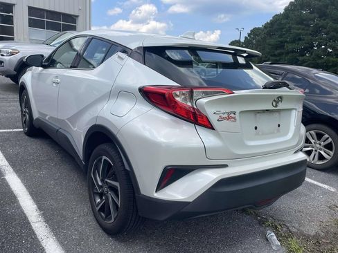 Used 2022 Toyota C-HR Limited FWD image 3