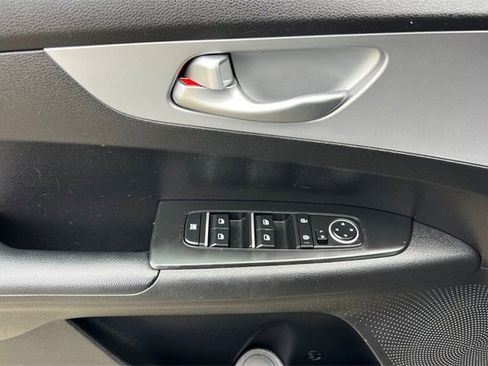Used 2023 Kia Forte LXS image 14