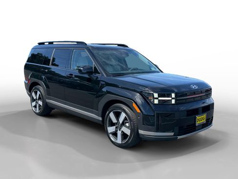 Certified 2025 Hyundai Santa Fe Limited image 7