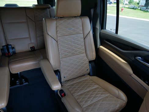 Used 2022 Cadillac Escalade ESV Sport w/ Touring Package AWD/4WD image 12