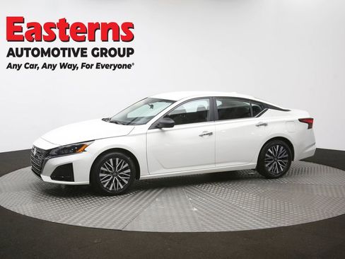 Used 2025 Nissan Altima 2.5 SV FWD image 57