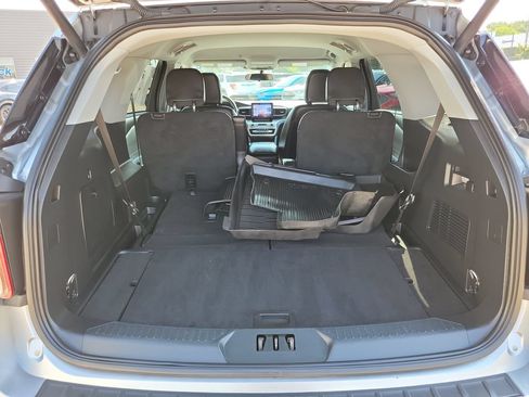 Used 2023 Ford Explorer XLT w/ Equipment Group 202A AWD/4WD image 29