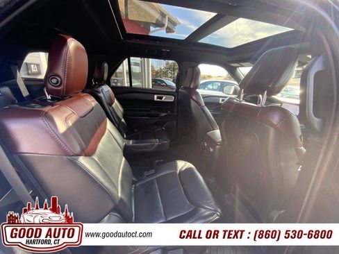 Used 2020 Ford Explorer Platinum image 12