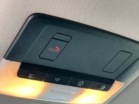 Used 2025 Nissan Rogue SV FWD image 25