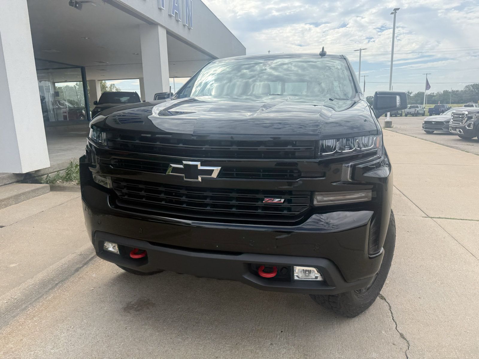 Used 2022 Chevrolet Silverado 1500 LT Trail Boss w/ Convenience Package II AWD/4WD image 9