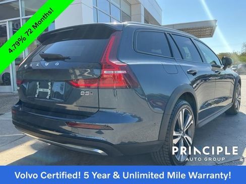 Certified 2025 Volvo V60 B5 Cross Country Plus image 7
