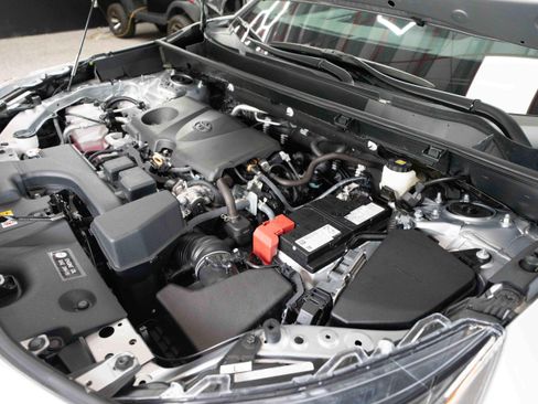 Certified 2024 Toyota RAV4 XLE AWD/4WD image 34