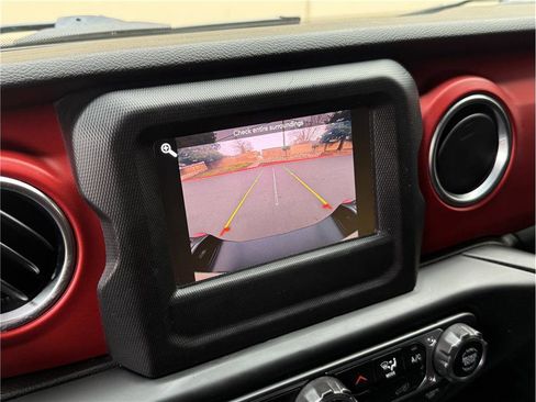 Used 2020 Jeep Gladiator Rubicon w/ Trailer Tow Package image 16