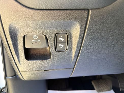 Used 2025 RAM 1500 Big Horn AWD/4WD image 19