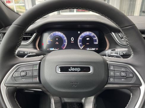 New 2025 Jeep Grand Cherokee L Limited image 29