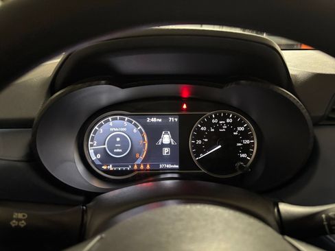 Used 2025 Nissan Versa SV FWD image 37