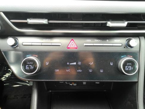 Used 2025 Hyundai Sonata SEL FWD image 42