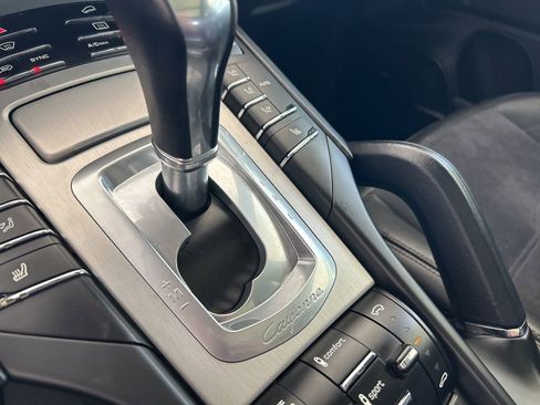 Used 2016 Porsche Cayenne GTS image 8