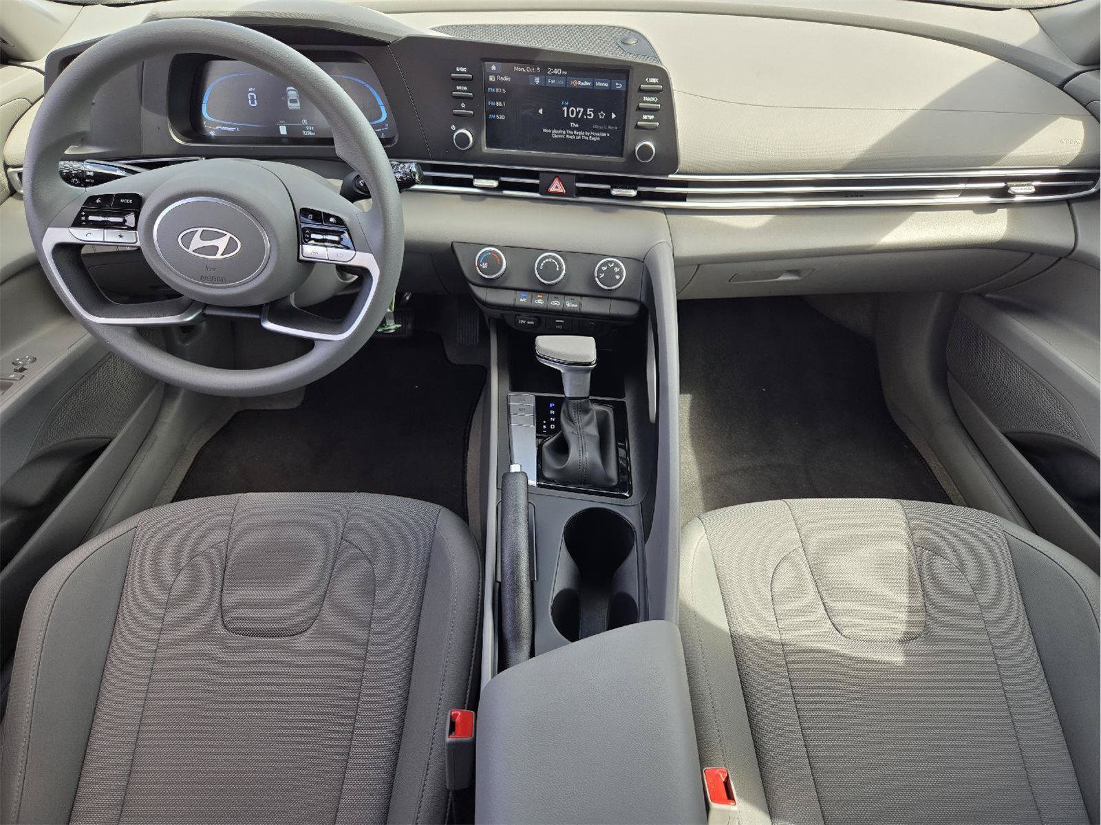 Used 2026 Hyundai Elantra SE w/ Cargo Package FWD image 23