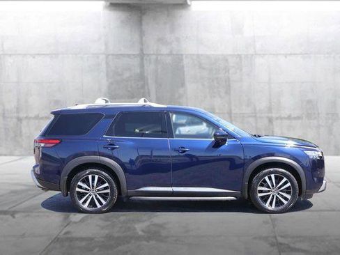 Used 2024 Nissan Pathfinder Platinum w/ Lighting Package (N93) AWD/4WD image 5
