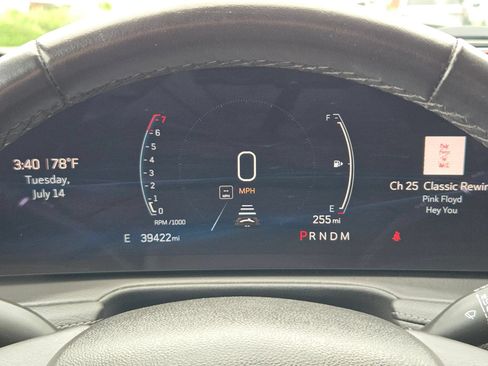 Used 2025 Cadillac XT4 Premium Luxury FWD image 22