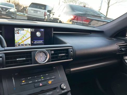 Used 2016 Lexus RC 200t RWD image 12