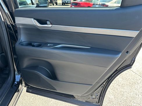 Used 2025 Hyundai Palisade SE image 16