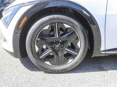 New 2025 Kia EV6 Wind image 26