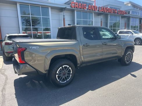 Used 2024 Toyota Tacoma TRD Sport w/ TRD Sport Premium Package AWD/4WD image 5