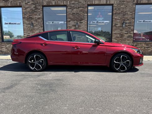 Used 2023 Nissan Altima 2.5 SR image 6