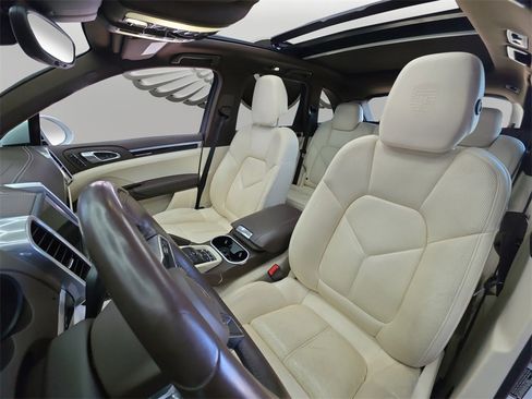 Used 2017 Porsche Cayenne S Platinum w/ Premium Package Plus (Pjy) image 10