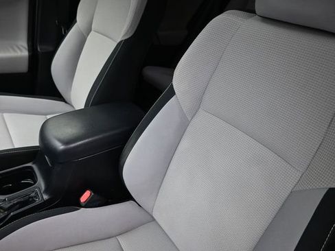 Used 2017 Toyota RAV4 XLE w/ Premium Special Value Package image 18