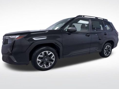 Used 2025 Subaru Forester Premium AWD/4WD image 4