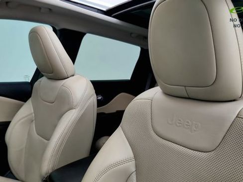 Used 2016 Jeep Cherokee Limited w/ Luxury Group FWD image 47